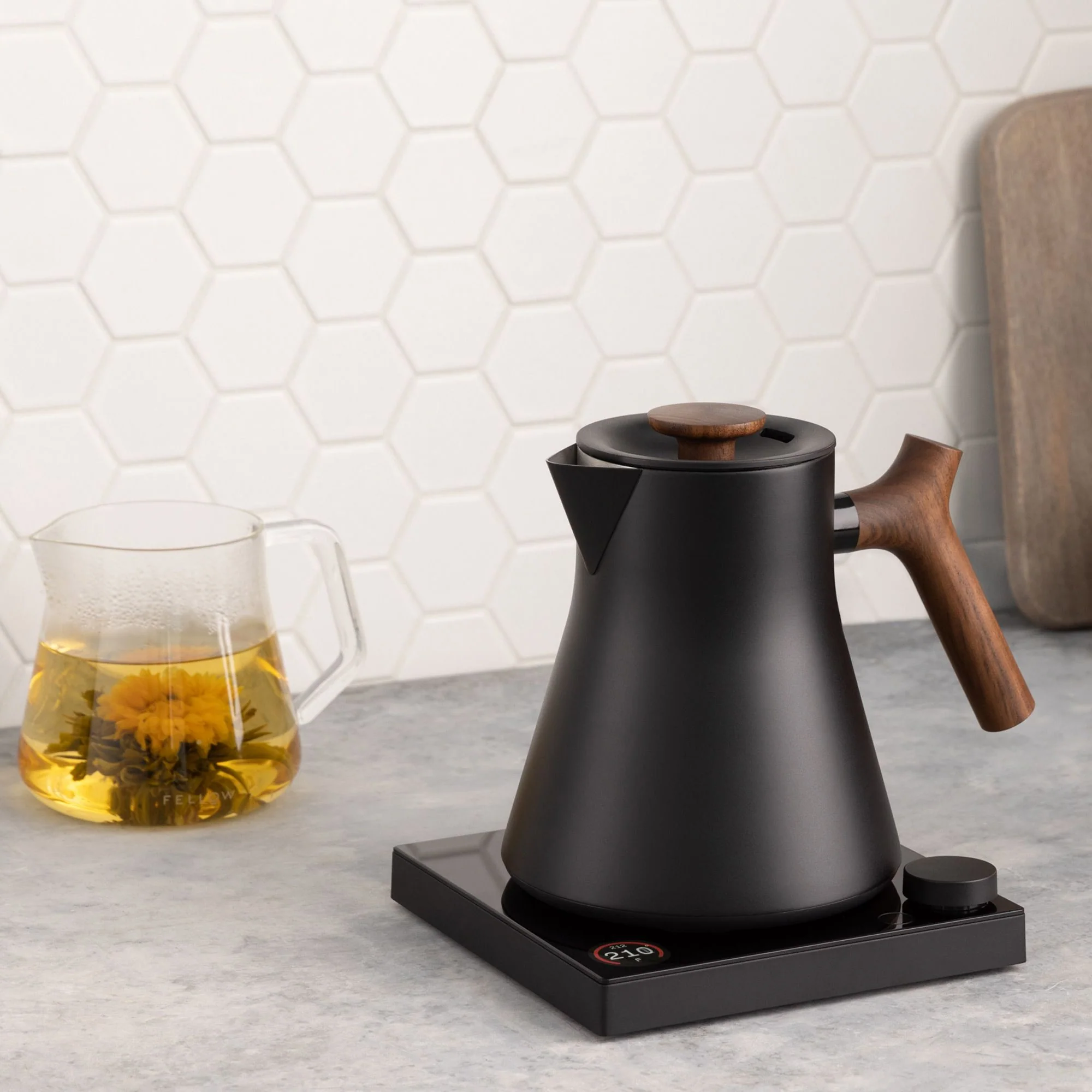 Wasserkocher Tea Fellow Corvo Pro Black Walnut - Image 3